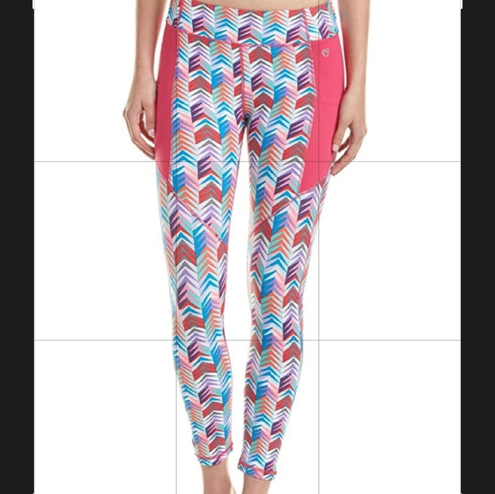 *Colosseum Fish Scale-Print Capri Leggings Sz L